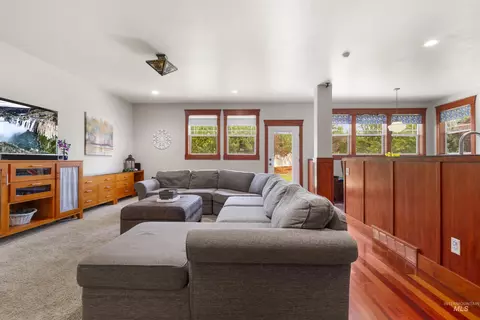 Living - 3279 Longbow Dr, Twin Falls, ID 83301 photo 3 of 4