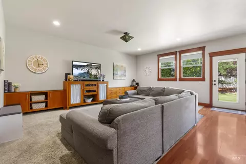 Living - 3279 Longbow Dr, Twin Falls, ID 83301 photo 2 of 4