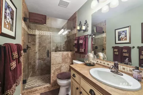 Bath - 3491 E 3180 N, Kimberly, ID 83341 photo 5 of 6
