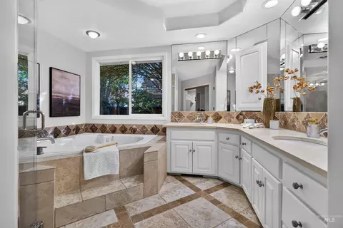 Bath - 3064 E Nature Dr, Boise, ID 83706 photo 1 of 6
