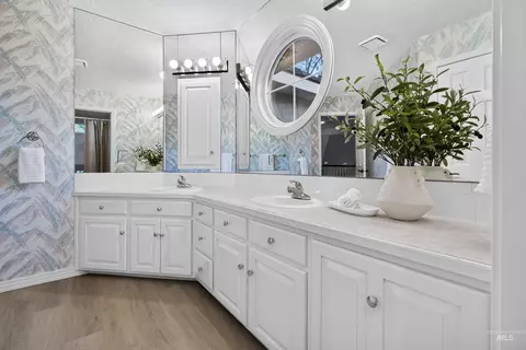 Bath - 3064 E Nature Dr, Boise, ID 83706 photo 4 of 6