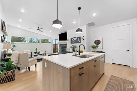 Kitchen - 545 S Big Star Ln, Eagle, ID 83616 photo 4 of 4