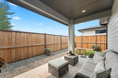 Exterior - 545 S Big Star Ln, Eagle, ID 83616 photo 5 of 14