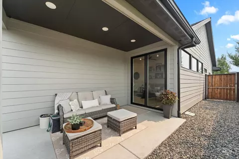 Exterior - 545 S Big Star Ln, Eagle, ID 83616 photo 6 of 14