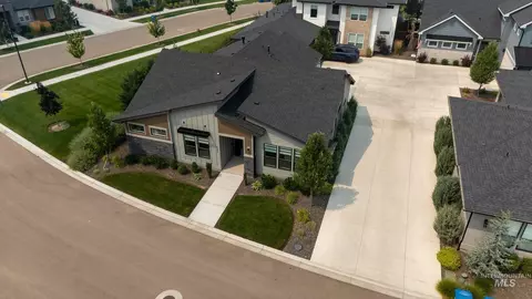 Exterior - 545 S Big Star Ln, Eagle, ID 83616 photo 13 of 14