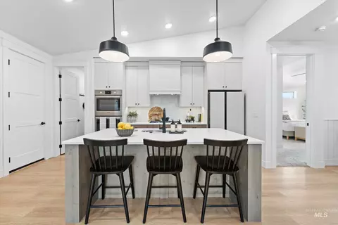 Kitchen - 545 S Big Star Ln, Eagle, ID 83616 photo 2 of 4