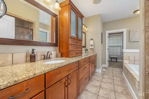 Bath - 13710 Paoletti St, Caldwell, ID 83607 photo 2 of 5