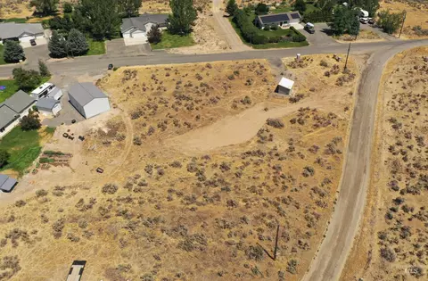 577 Riverview Dr, Gooding, ID 83330 photo 2