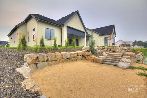 Exterior - 542 Midpoint Ave, Middleton, ID 83644 photo 3 of 5