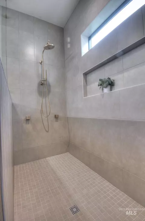 Bath - 542 Midpoint Ave, Middleton, ID 83644 photo 5 of 6