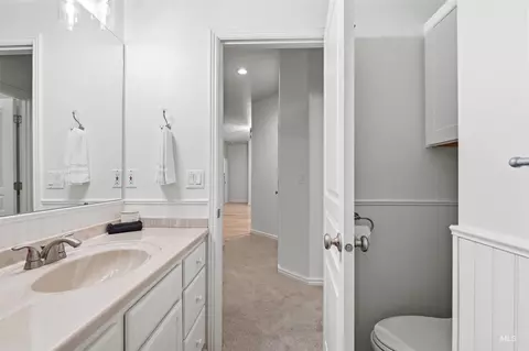 Bath - 2464 E Lenox Ct, Eagle, ID 83616 photo 6 of 8