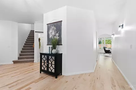 Entry Way - 2464 E Lenox Ct, Eagle, ID 83616 photo 3 of 4