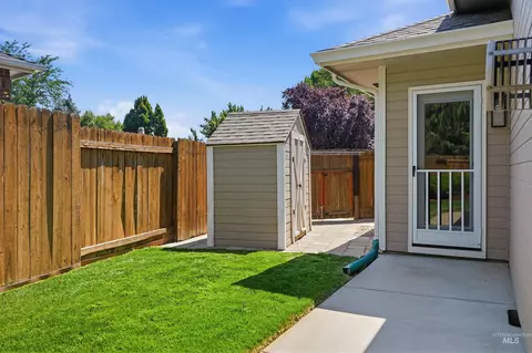 Exterior - 2464 E Lenox Ct, Eagle, ID 83616 photo 6 of 10