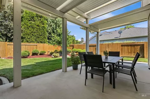 Exterior - 2464 E Lenox Ct, Eagle, ID 83616 photo 4 of 10