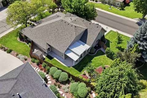 View/Area - 2464 E Lenox Ct, Eagle, ID 83616 photo 2 of 4