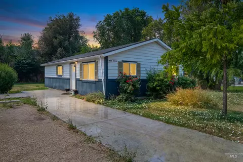 1029 W Willow Ave, Nampa, ID 83651