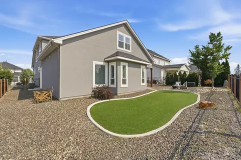 Exterior - 1315 N Big Star Pl, Eagle, ID 83616 photo 7 of 9