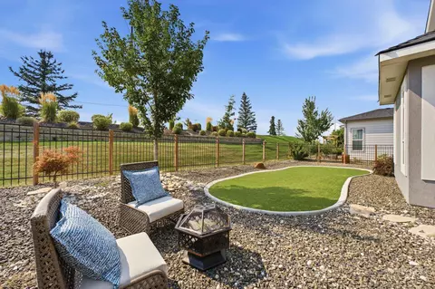 Exterior - 1315 N Big Star Pl, Eagle, ID 83616 photo 5 of 9
