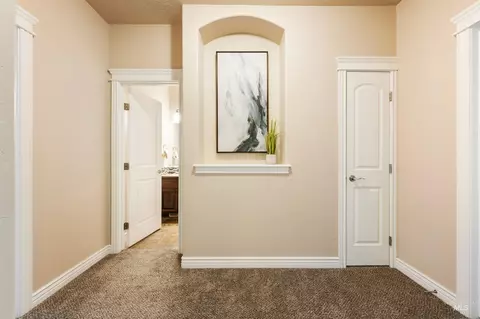 Entry Way - 256 Edmonds Dr, Meridian, ID 83642 photo 4 of 5