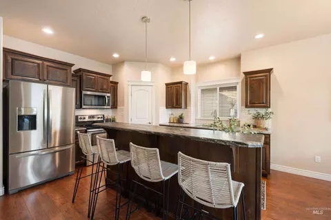 Kitchen - 256 Edmonds Dr, Meridian, ID 83642 photo 2 of 7