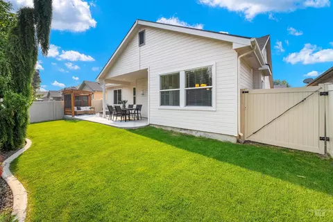 Exterior - 256 Edmonds Dr, Meridian, ID 83642 photo 6 of 8
