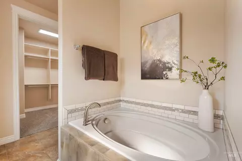 Bath - 256 Edmonds Dr, Meridian, ID 83642 photo 4 of 5