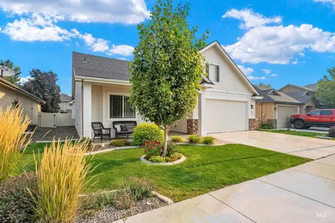 Exterior - 256 Edmonds Dr, Meridian, ID 83642 photo 1 of 8