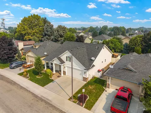 View/Area - 256 Edmonds Dr, Meridian, ID 83642 photo 2 of 6