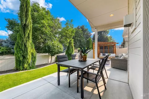 Exterior - 256 Edmonds Dr, Meridian, ID 83642 photo 3 of 8
