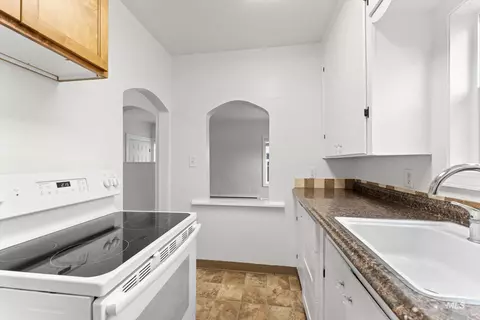 Kitchen - 409 N 7th St, Payette, ID 83661 photo 2 of 2