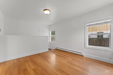 Living - 409 N 7th St, Payette, ID 83661 photo 1 of 2