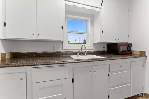 Kitchen - 409 N 7th St, Payette, ID 83661 photo 1 of 2