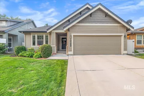 10289 W Dover Heights Ct, Boise, ID 83704