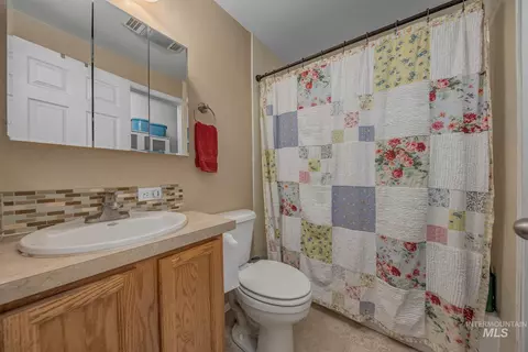Bath - 350 Farber Dr, Payette, ID 83661 photo 1 of 1