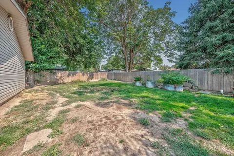 Exterior - 350 Farber Dr, Payette, ID 83661 photo 6 of 13