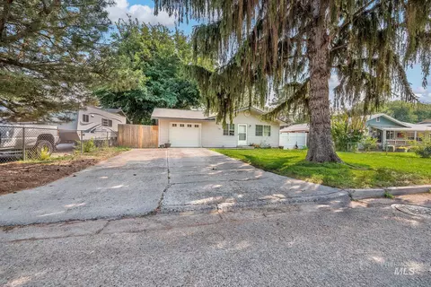 Exterior - 350 Farber Dr, Payette, ID 83661 photo 4 of 13