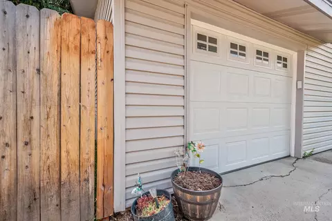 Exterior - 350 Farber Dr, Payette, ID 83661 photo 5 of 13