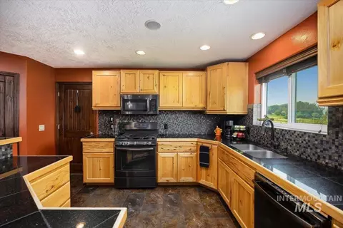 Kitchen - 2819 S 850 E, Hagerman, ID 83332 photo 5 of 5
