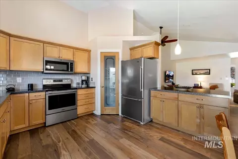 Kitchen - 293 S Case St, Kuna, ID 83634 photo 4 of 4