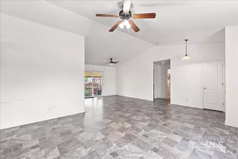 Living - 30 Maple Dr, Weiser, ID 83672 photo 2 of 2