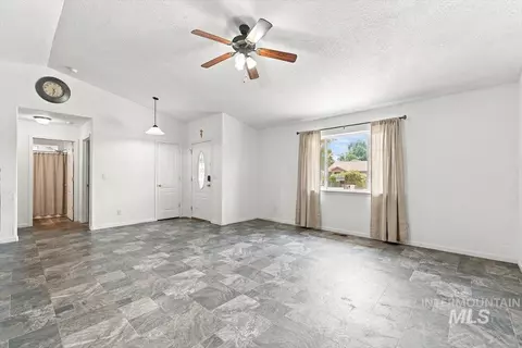 Living - 30 Maple Dr, Weiser, ID 83672 photo 1 of 2