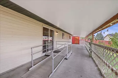Exterior - 30 Maple Dr, Weiser, ID 83672 photo 2 of 8