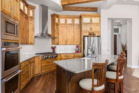 Kitchen - 6098 W Striker Ct, Eagle, ID 83616 photo 5 of 6