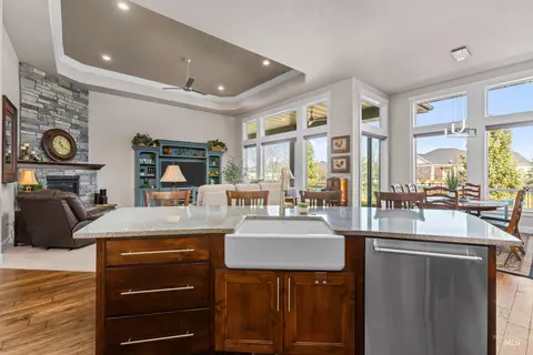 Kitchen - 6098 W Striker Ct, Eagle, ID 83616 photo 3 of 6