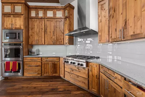 Kitchen - 6098 W Striker Ct, Eagle, ID 83616 photo 2 of 6