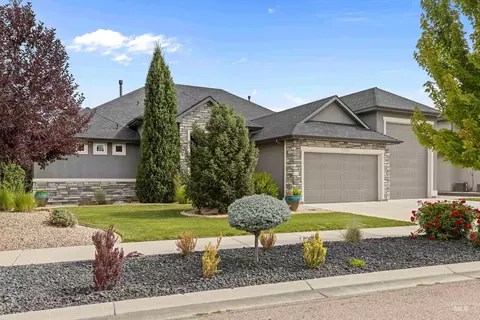 Exterior - 6098 W Striker Ct, Eagle, ID 83616 photo 5 of 16