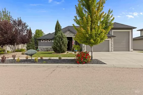 Exterior - 6098 W Striker Ct, Eagle, ID 83616 photo 3 of 16