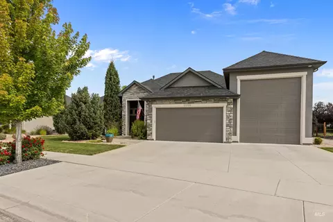 Exterior - 6098 W Striker Ct, Eagle, ID 83616 photo 2 of 16