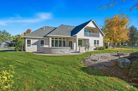 Exterior - 1007 W Oakhampton Dr, Eagle, ID 83616 photo 2 of 6