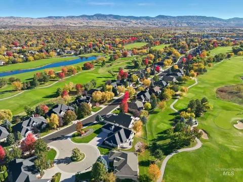 View/Area - 1007 W Oakhampton Dr, Eagle, ID 83616 photo 2 of 4